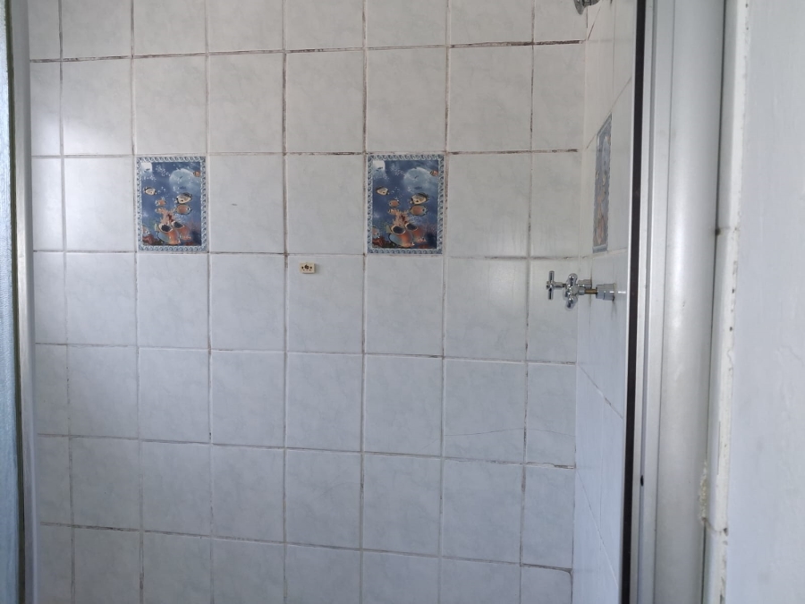 To Let 1 Bedroom Property for Rent in Quigney Eastern Cape